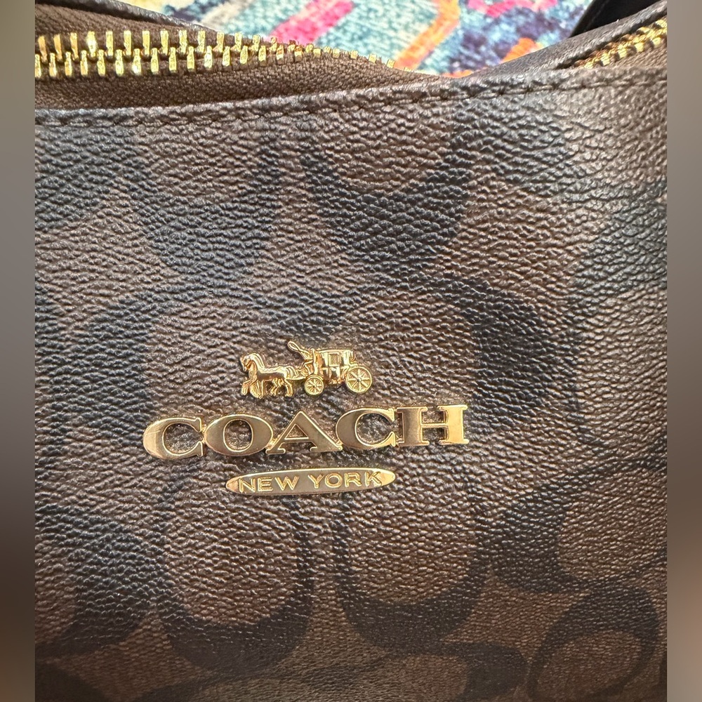 👜 Coach Gallery Tote in Brown Signature canvas with Gold Hardware - Picture 6 of 13